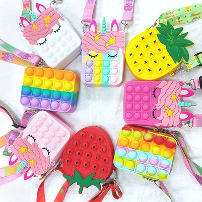 O impulso da inquietação borbulha cruz do silicone das senhoras da carteira de Toy Rainbow Unicorn Coin Purse - saco para o transporte de cadáveres